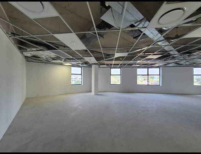 512M² OFFICE TO LET IN GLENADRIENNE EAST